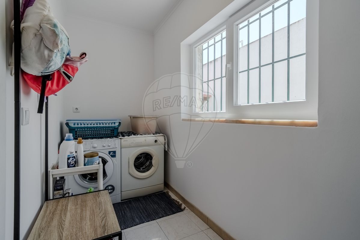 listing 121901144-282 picture-0