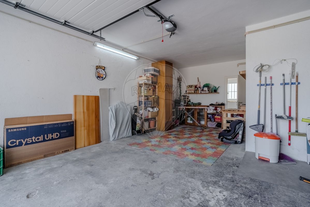 listing 121901144-282 picture-0