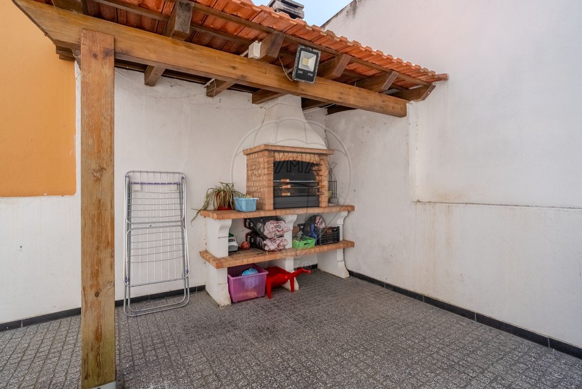listing 121901144-282 picture-0