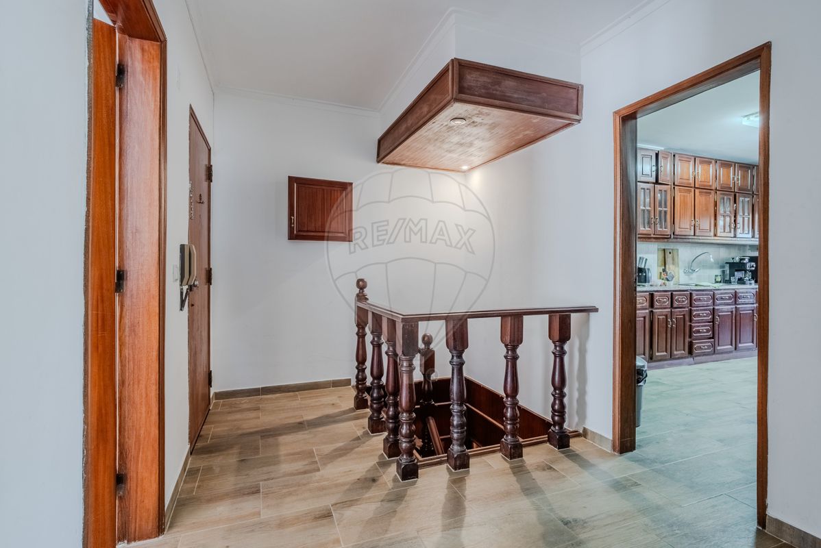 listing 121901144-288 picture-0