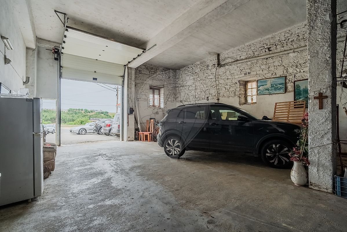 listing 121901144-289 picture-0