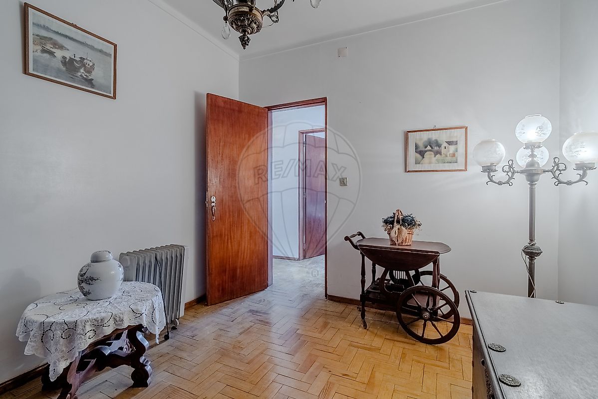 listing 121901144-289 picture-0