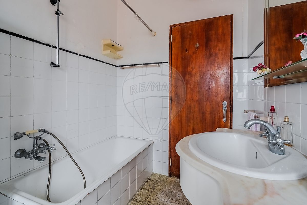 listing 121901144-289 picture-0