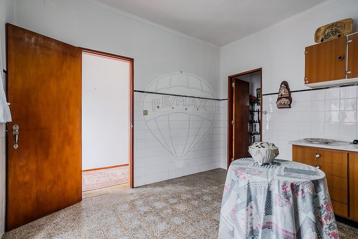 listing 121901144-289 picture-0