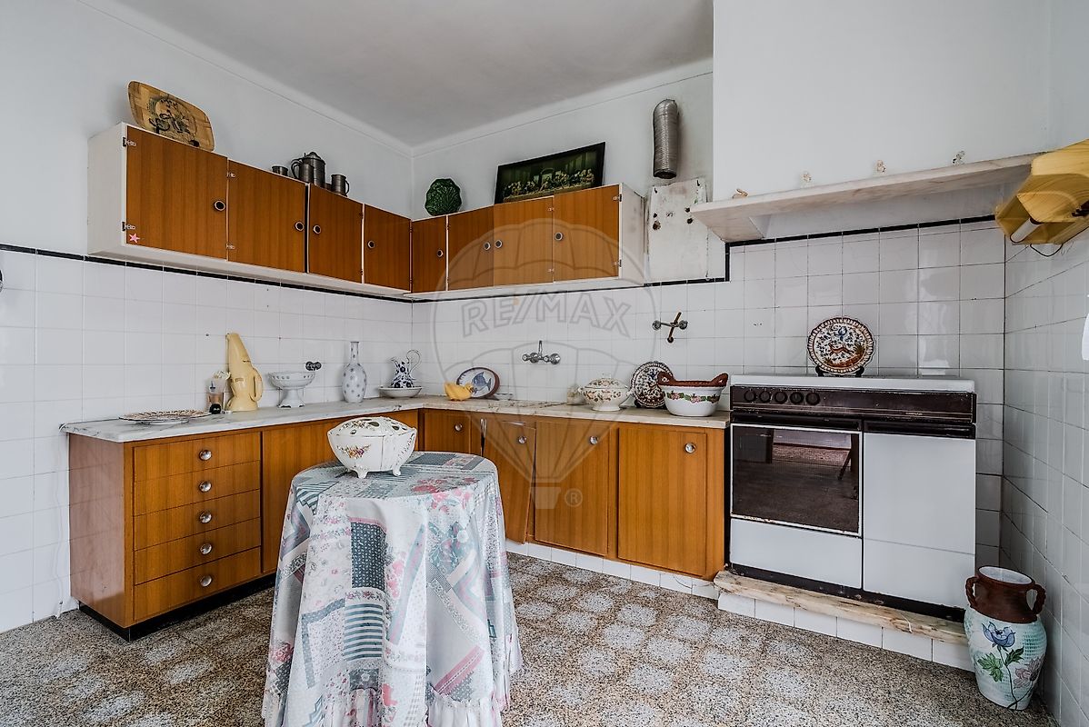 listing 121901144-289 picture-0