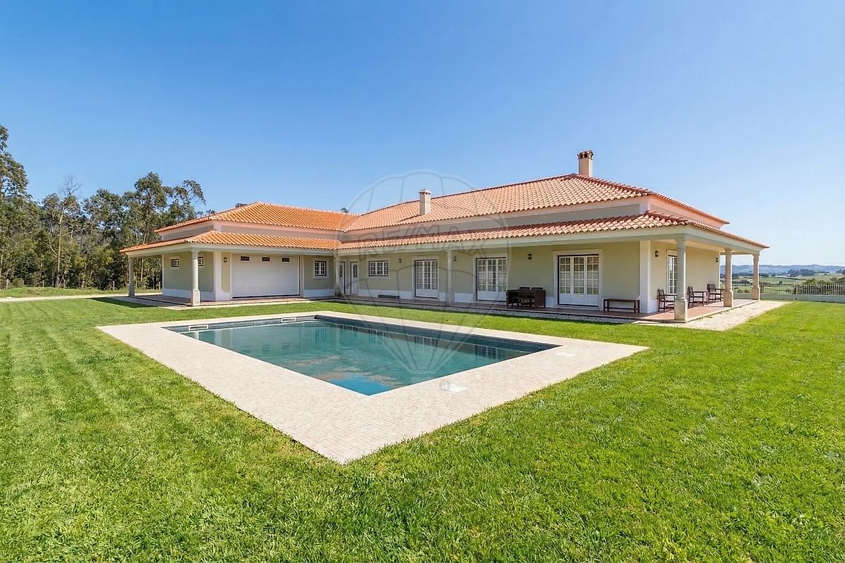 Moradia T5 à venda em Alenquer