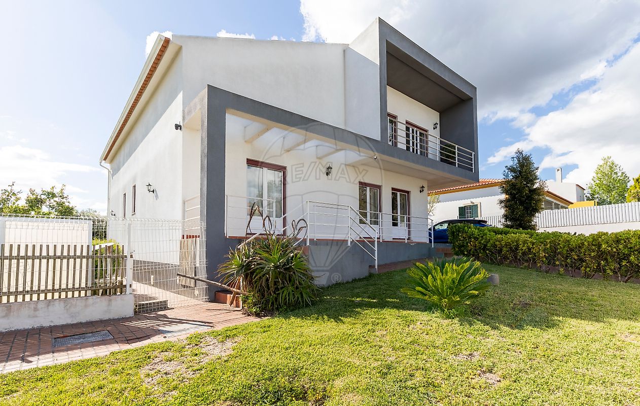 Moradia T5 à venda em Torres Vedras