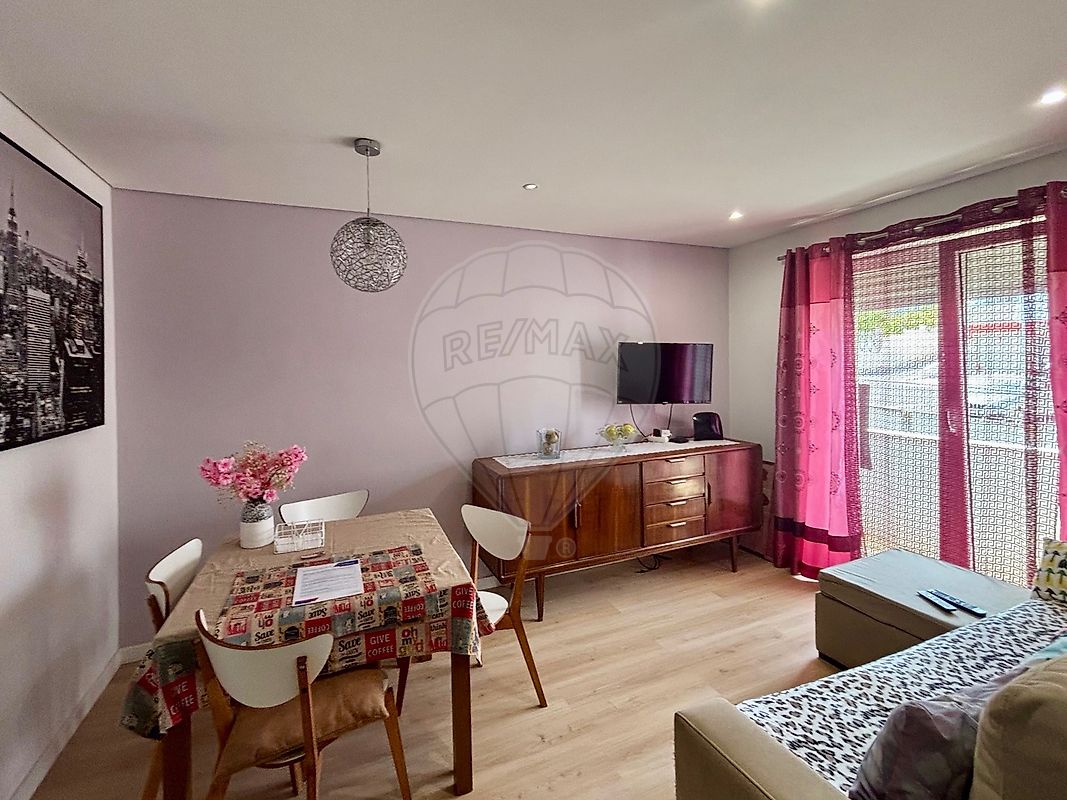 Apartamento T2 à venda em Amadora