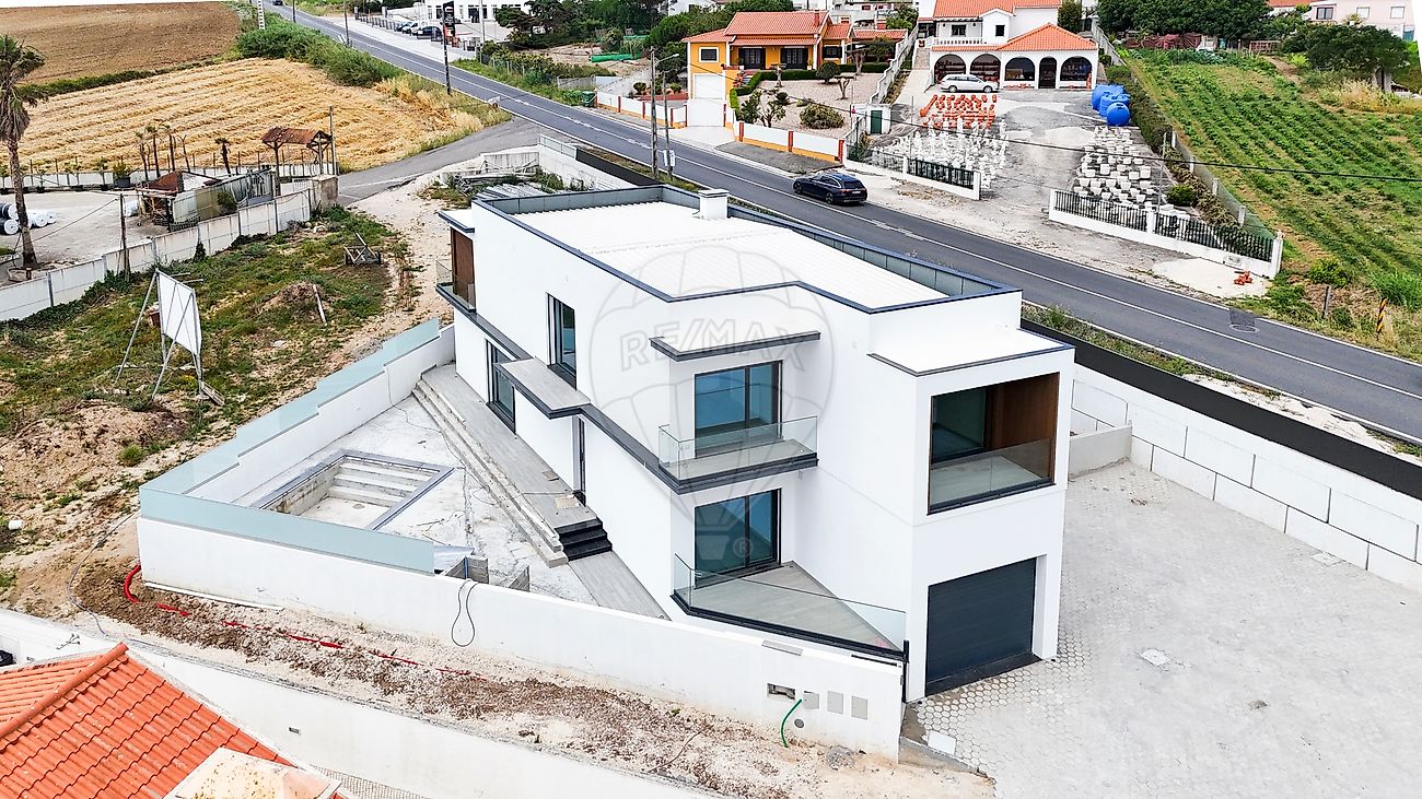 Moradia T4 à venda em Torres Vedras