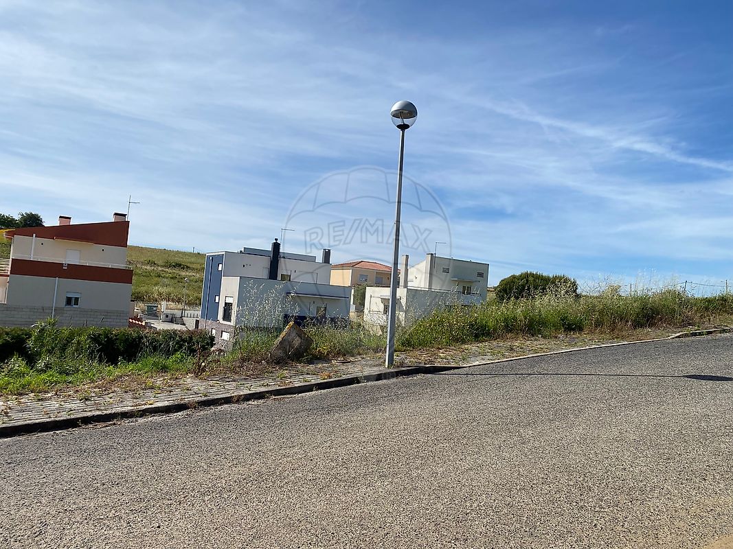 Terreno à venda em Torres Vedras