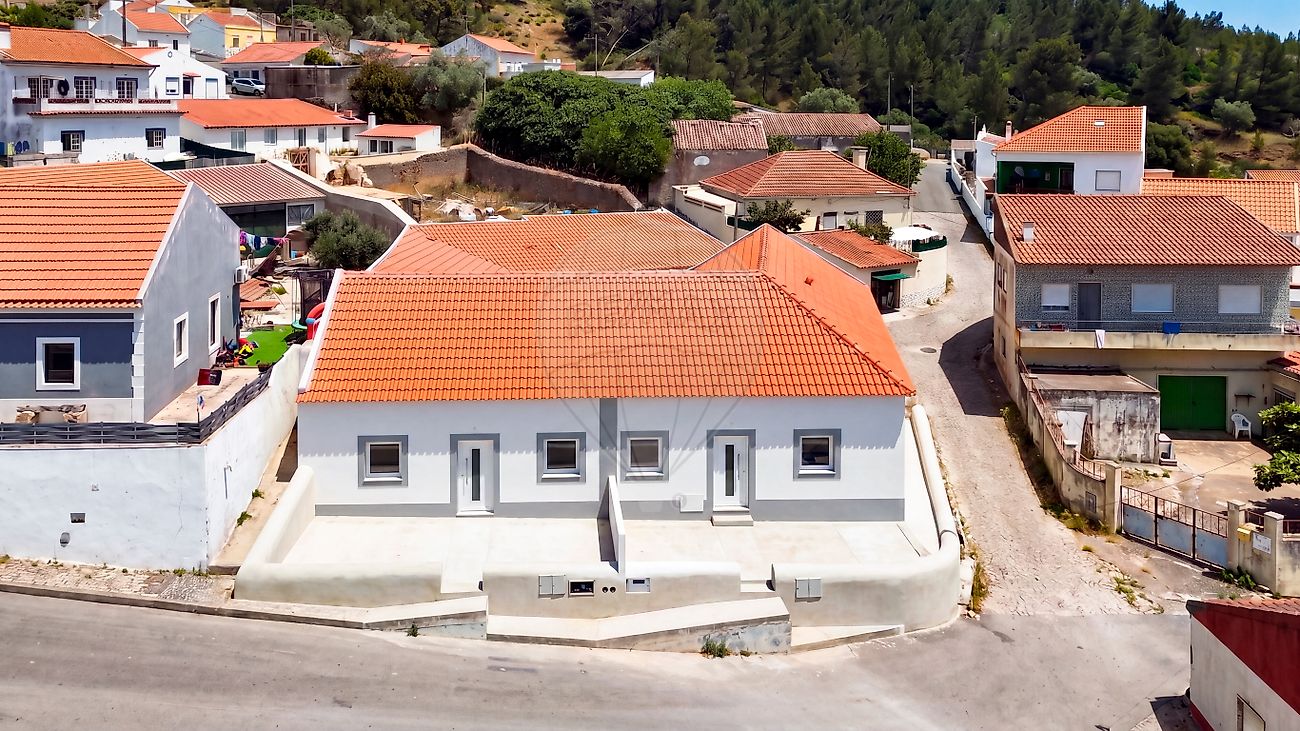 Moradia T2 à venda em Torres Vedras (São Pedro, Santiago, Santa Maria do Castelo e São Miguel) e Matacães, Torres Vedras — foto 2