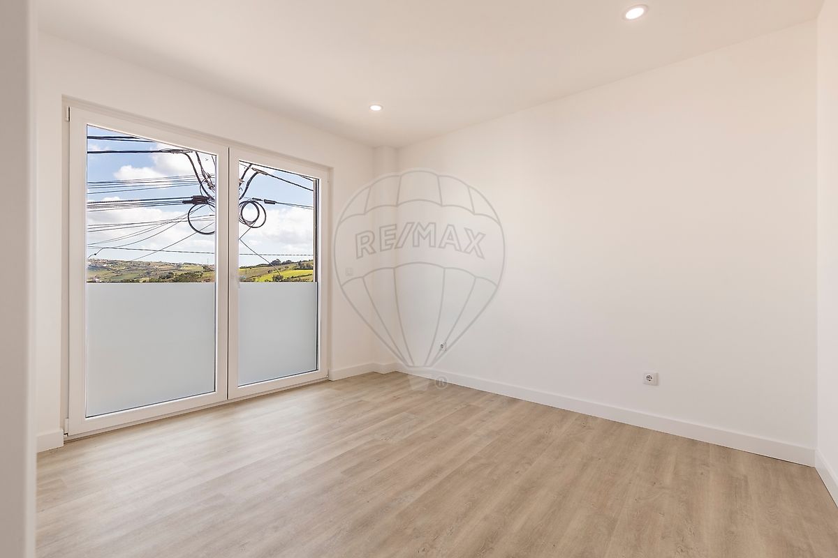 Apartamento T2 à venda em Torres Vedras (São Pedro, Santiago, Santa Maria do Castelo e São Miguel) e Matacães, Torres Vedras — foto 13