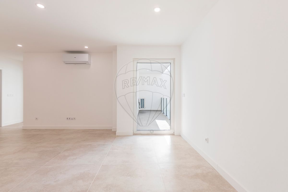 Apartamento T2 à venda em Torres Vedras (São Pedro, Santiago, Santa Maria do Castelo e São Miguel) e Matacães, Torres Vedras — foto 8
