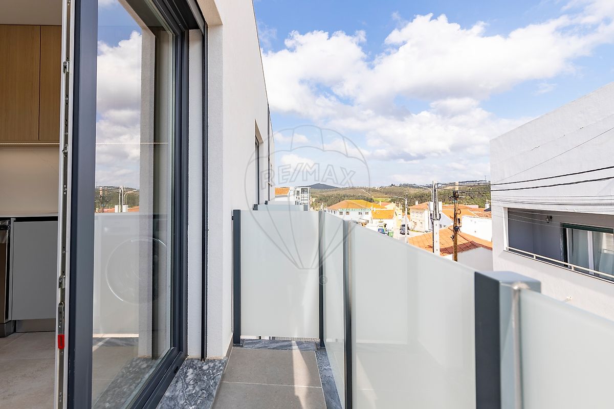 Apartamento T2 à venda em Torres Vedras (São Pedro, Santiago, Santa Maria do Castelo e São Miguel) e Matacães, Torres Vedras — foto 22