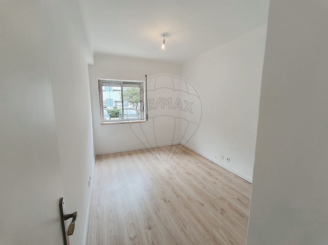 Apartamento T2 à venda em Massamá e Monte Abraão, Sintra — foto 8