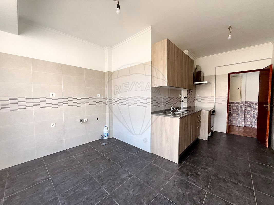 Apartamento T2 à venda em Loures