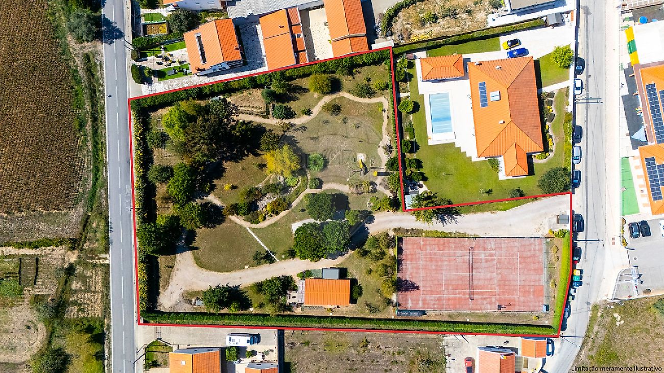 Terreno à venda em Torres Vedras