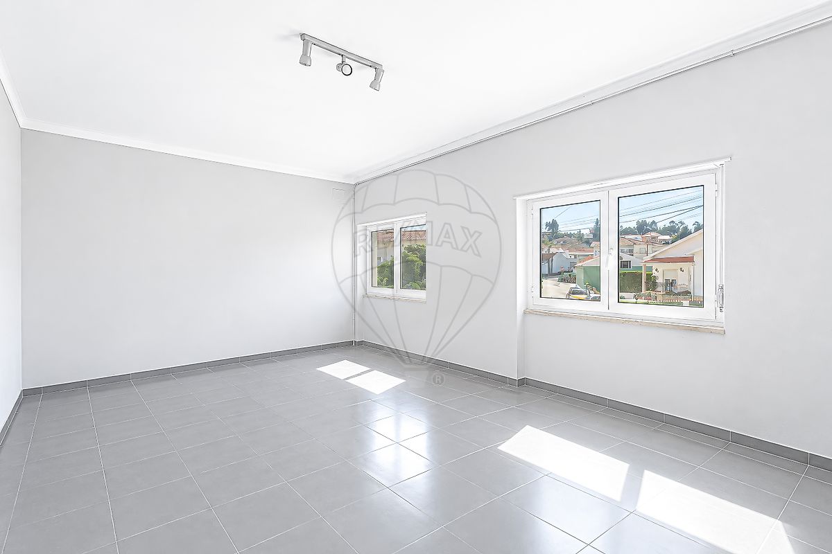 Apartamento T2 à venda em Torres Vedras (São Pedro, Santiago, Santa Maria do Castelo e São Miguel) e Matacães, Torres Vedras — foto 4