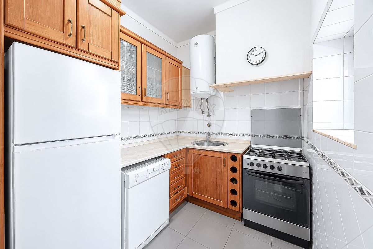 Apartamento T2 à venda em Torres Vedras (São Pedro, Santiago, Santa Maria do Castelo e São Miguel) e Matacães, Torres Vedras — foto 6