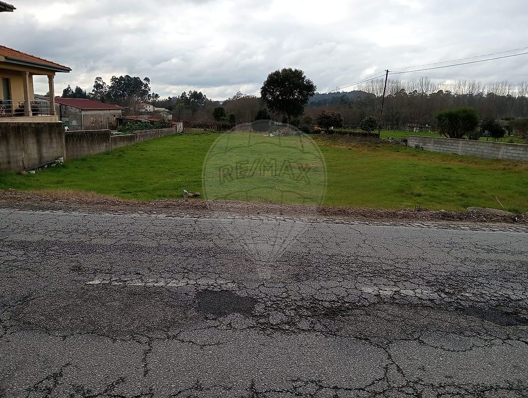 Land for sale in Paços de Ferreira, Portugal — €87,000