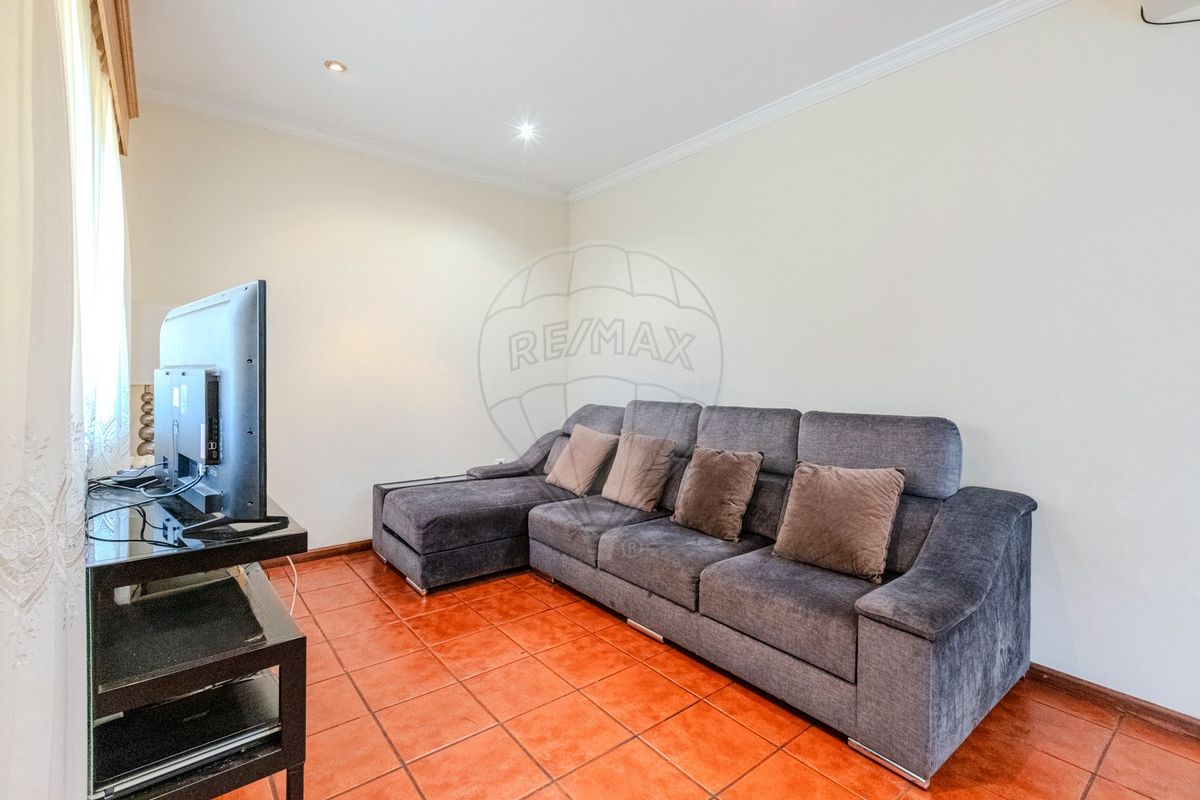 listing 121911211-25 picture-0