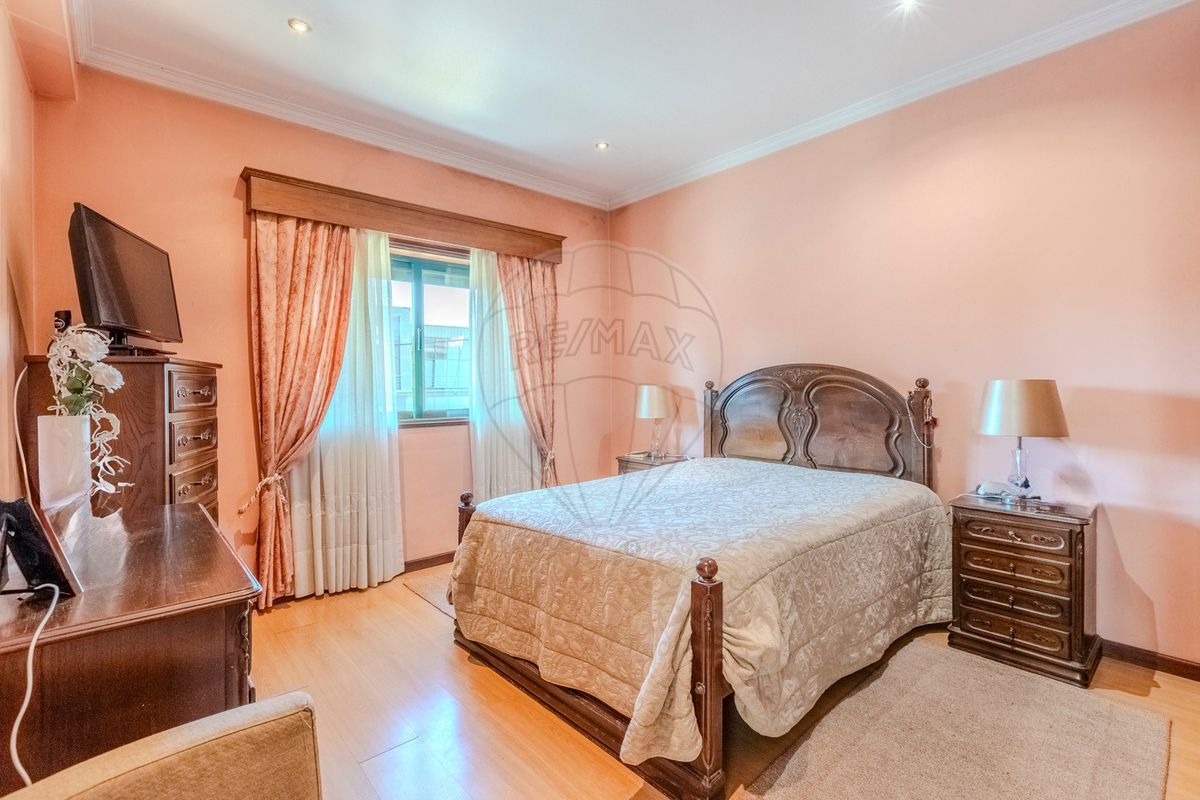 listing 121911211-25 picture-0