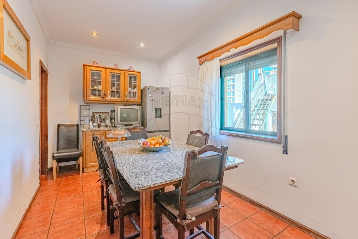 listing 121911211-25 picture-0