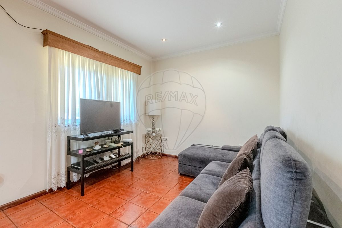 listing 121911211-25 picture-0
