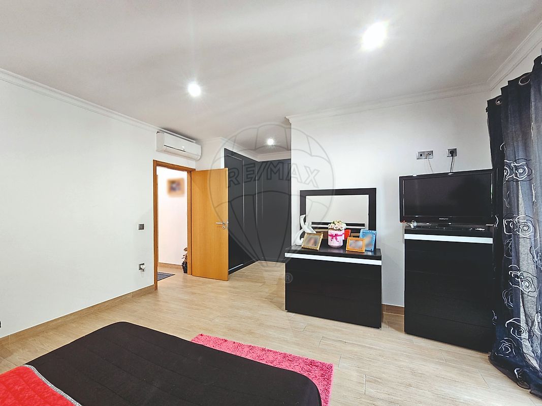 listing 121911089-445 picture-0