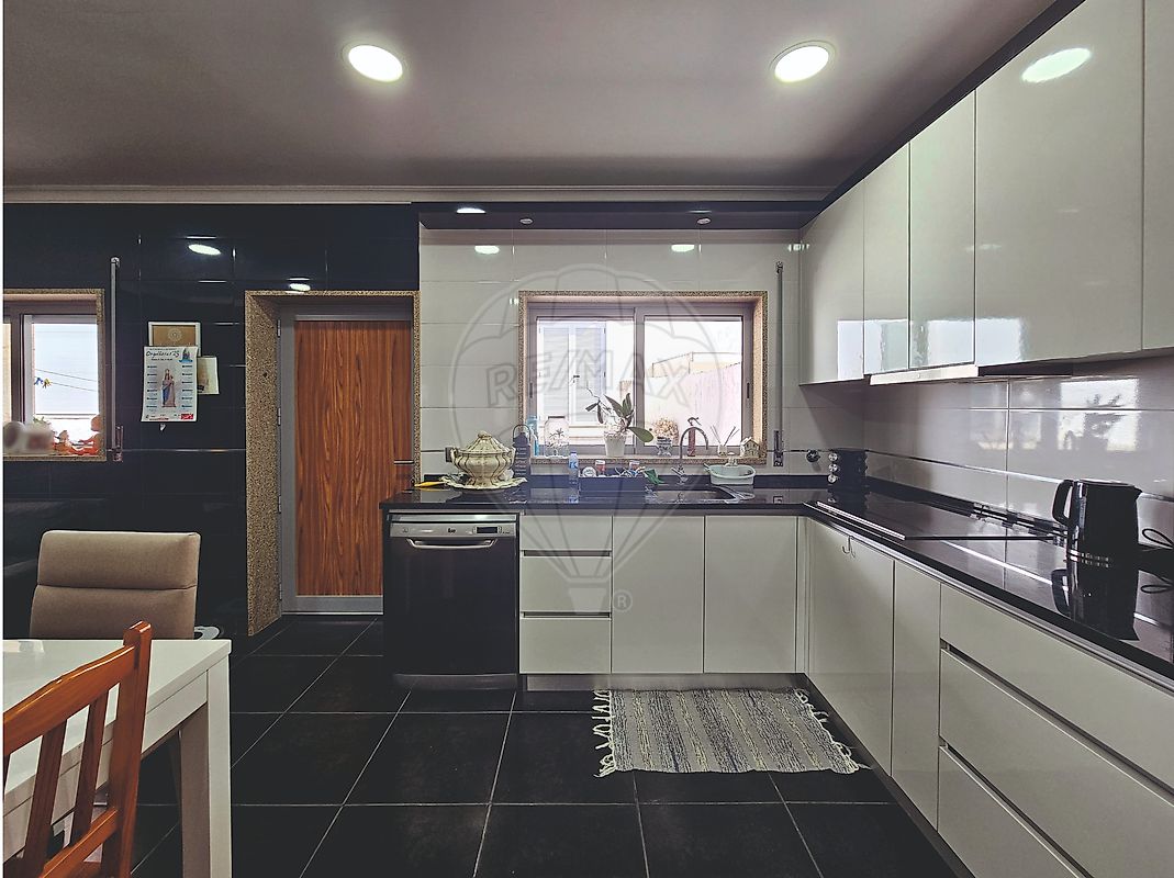 listing 121911089-445 picture-0