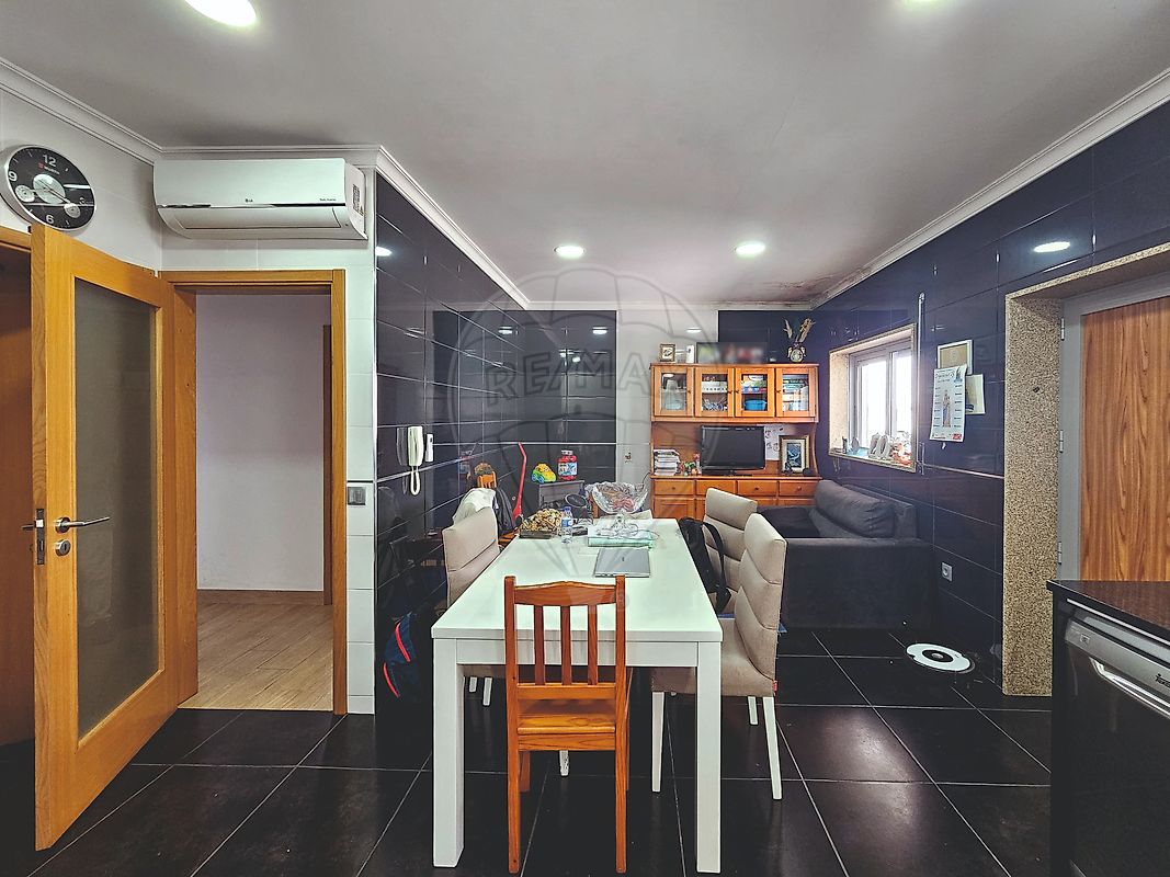 listing 121911089-445 picture-0