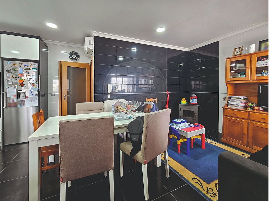 listing 121911089-445 picture-0