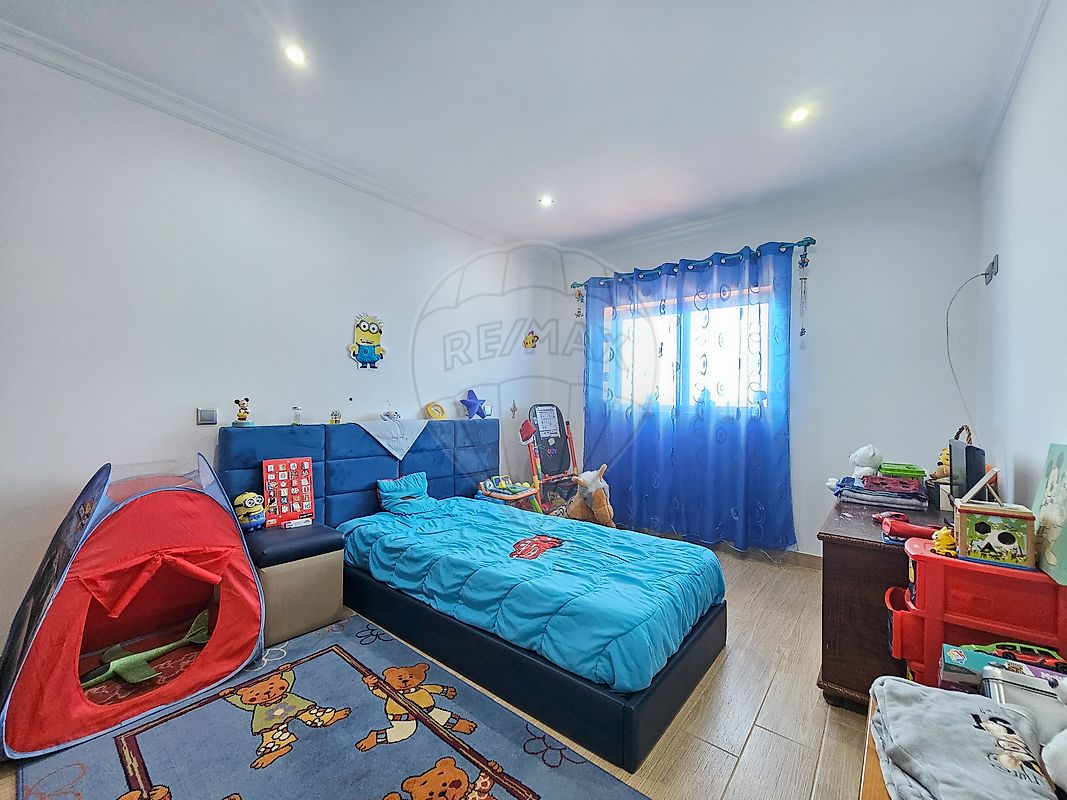 listing 121911089-445 picture-0