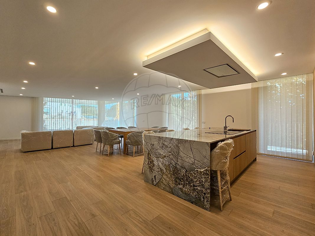 Apartamento T3 à venda em Paços de Ferreira