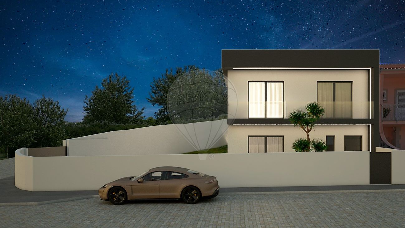 Moradia T3 à venda em Paredes