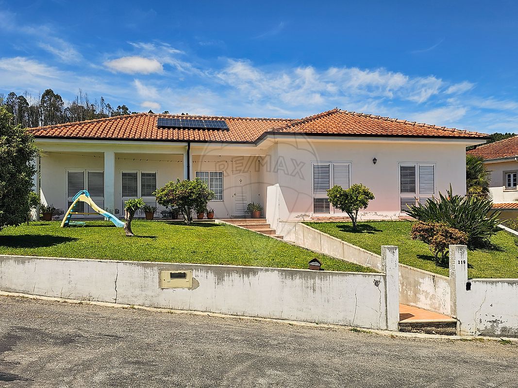 Moradia - Silvares, Pias, Nogueira e Alvarenga, Lousada, Porto