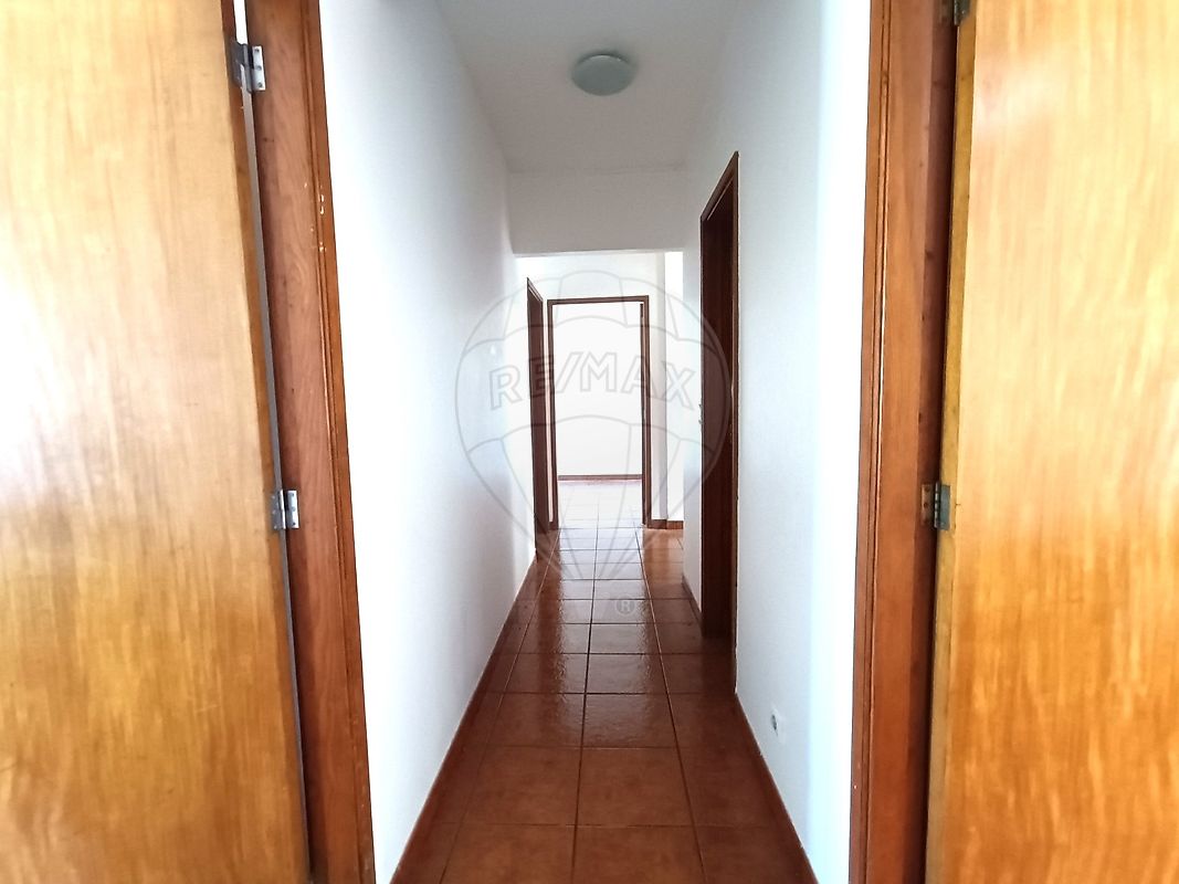 listing 121961985-19 picture-0