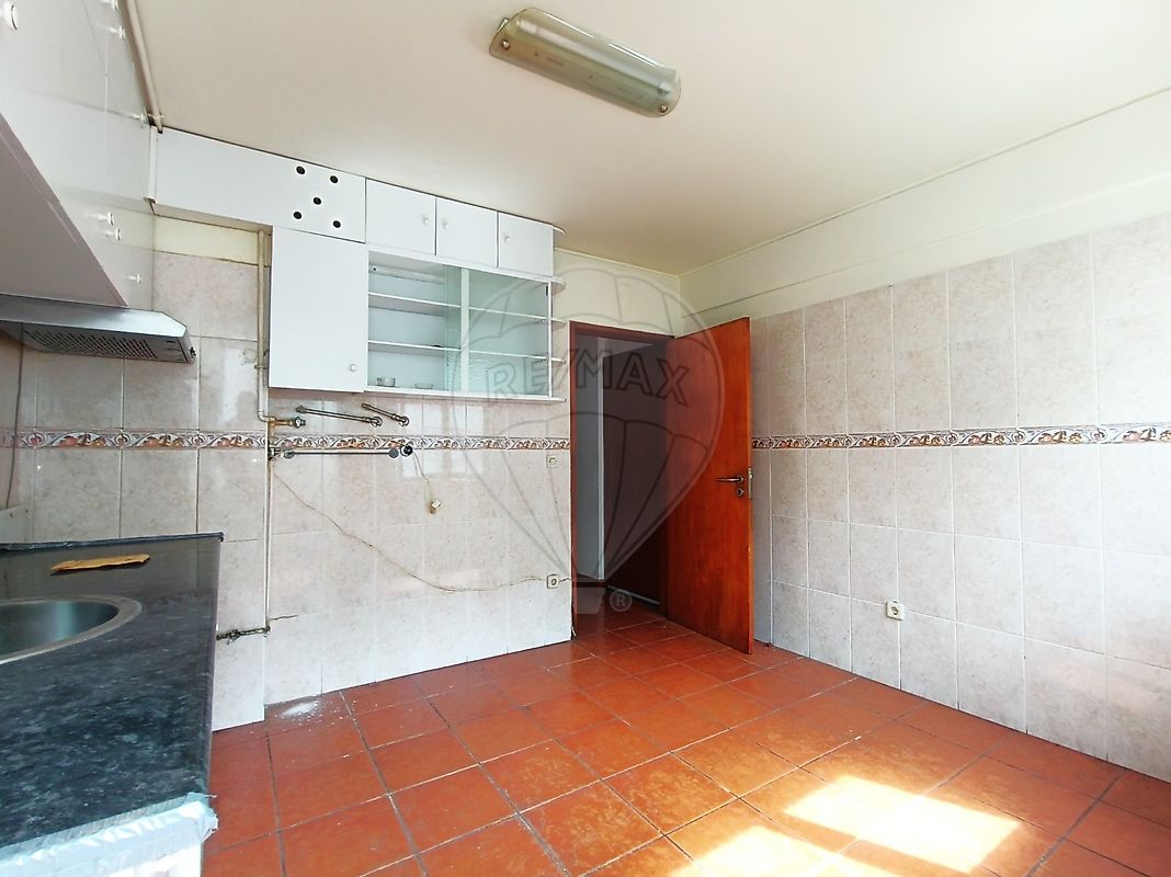 listing 121961985-19 picture-0