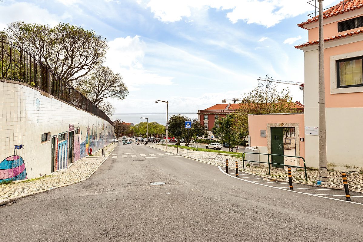 listing 121961042-694 picture-0