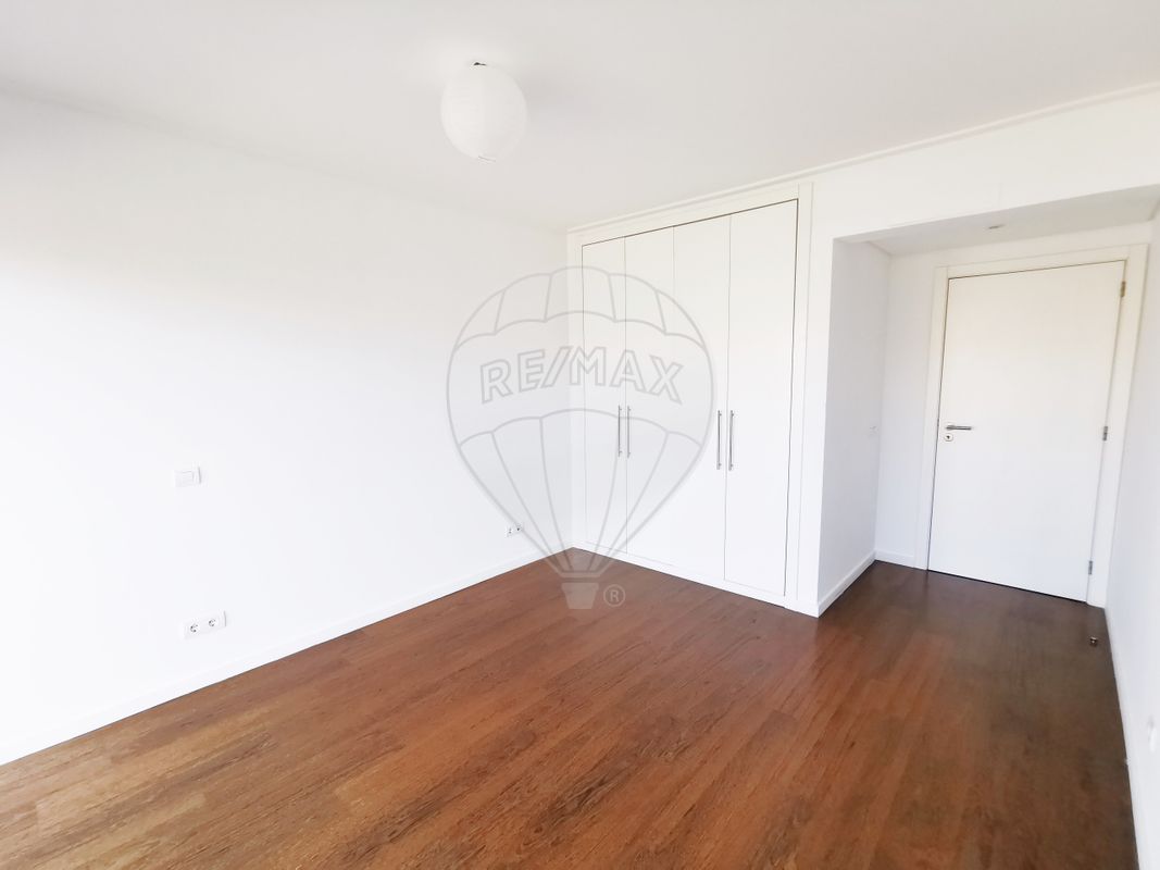 listing 121961188-437 picture-0