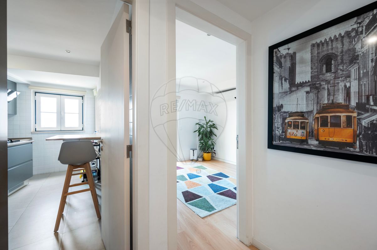 listing 121961656-98 picture-0