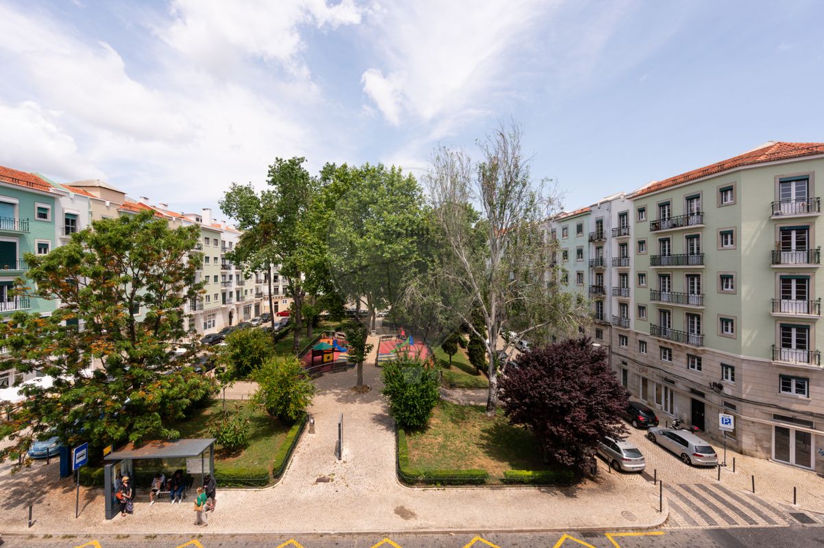 listing 121961656-98 picture-0