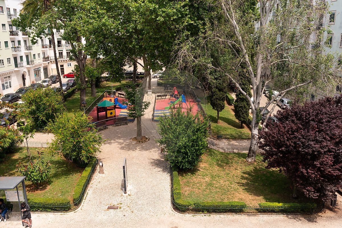 listing 121961656-98 picture-0