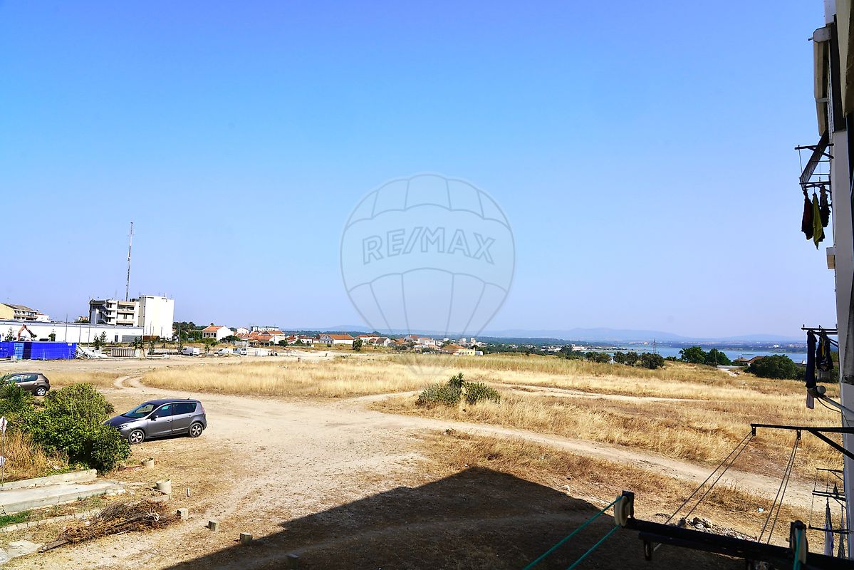 listing 121961237-77 picture-0