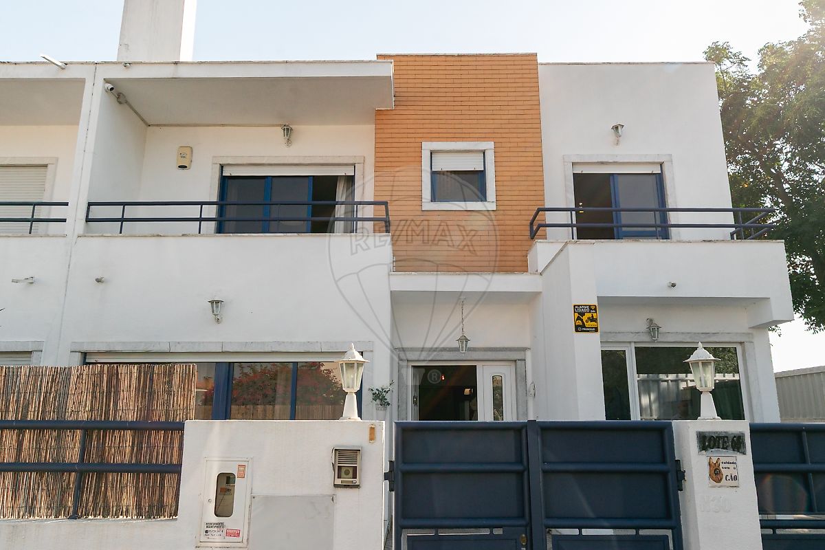 Moradia T3 à venda em Quinta do Duque