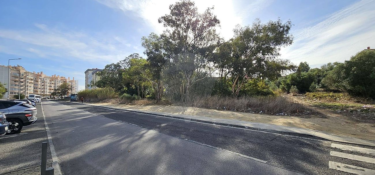 Terreno à venda em Sintra