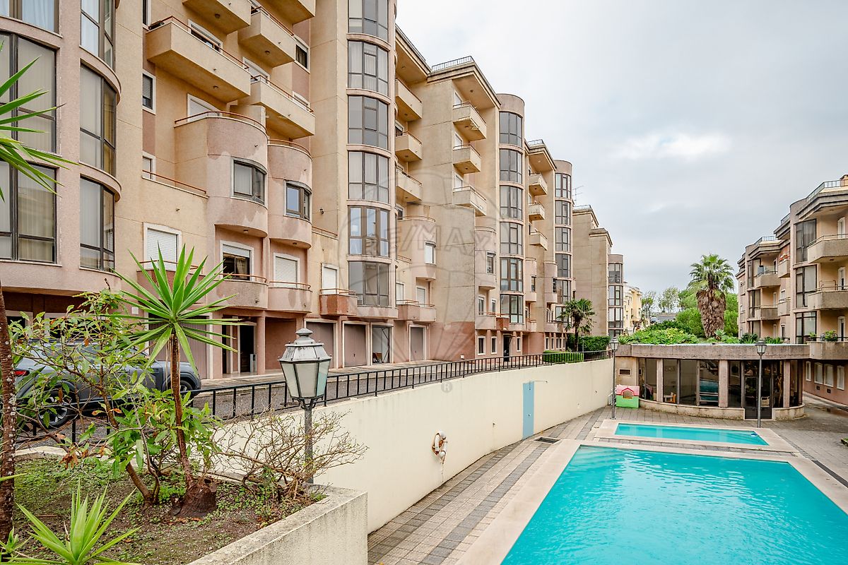 Apartamento T2 à venda em Amadora