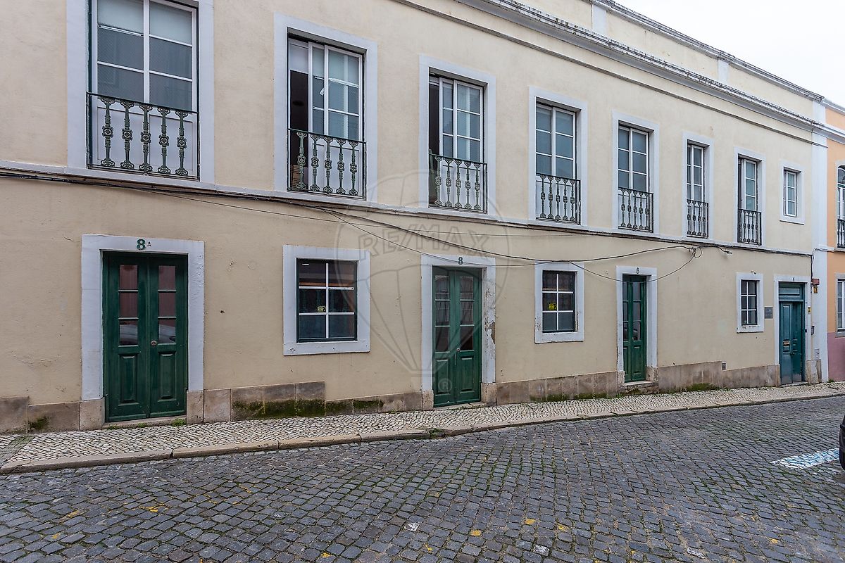 Prédio T17 à venda em Lisboa
