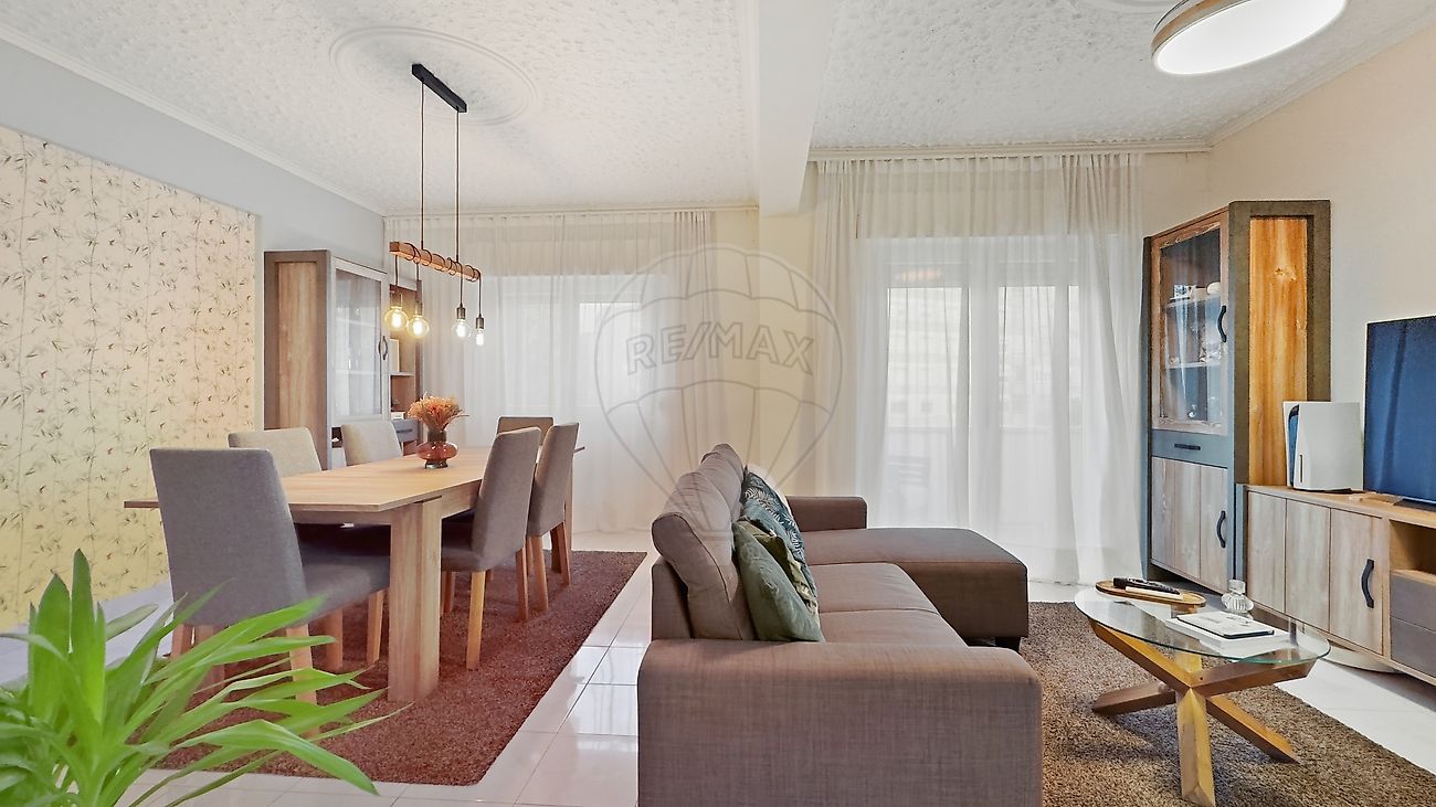 Apartamento T2 à venda em Amadora