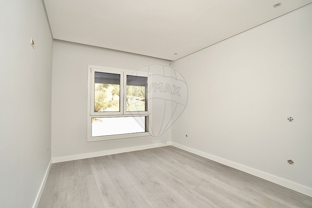 listing 121981142-1081 picture-0